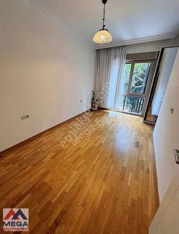 Sahile 1 Dakika Yürüme Mesafesinde, Ebeveynli,balkonlu