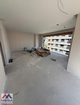 Caddebostan'da Kullanışlı,kısmi Deniz Manzaralı,balkonlu 3+1