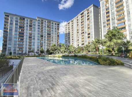 Beylikdüzü Huzurlu Marmara Sitesi Deniz Manzaralı Satılık 2+1