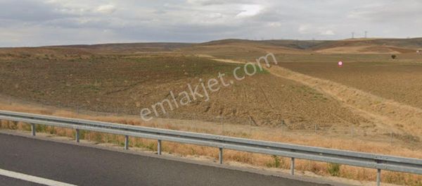 Ankara Niğde Otoyoluna Sıfır Geniş Cepheli Tesise Uygun Arazi