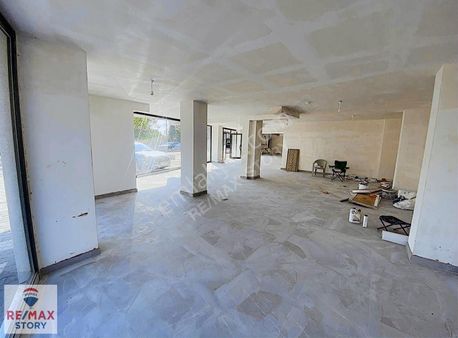 Çayırova Polis Karakoluyanıbaşı Kiralık 180 M² Dükkan