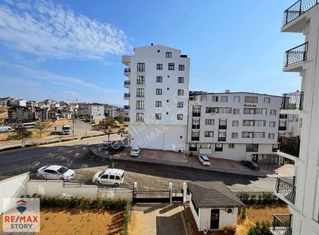 Çayırova Havuzlu Kapalı Otoparklı Spor Salonlu Sitede 3+1 Daire