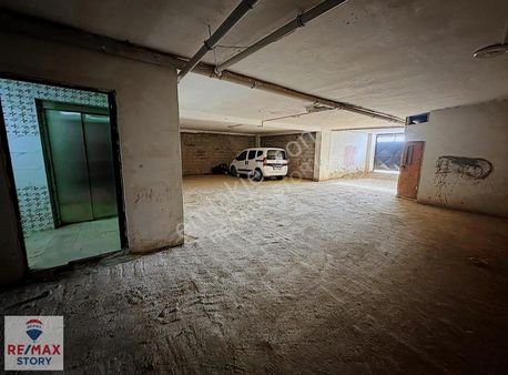 Gebze Mevlana Mahallesi'nde 3+1 120 M2 Giriş Kat Satılık Daire