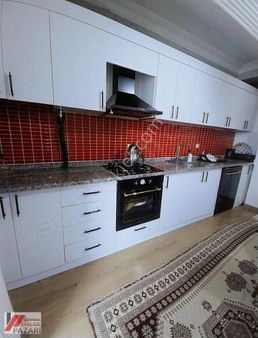 Kısa Süre Bu Fiyat Cadde Uzerı 3+1 Genıs Balkonlu Manzaralı