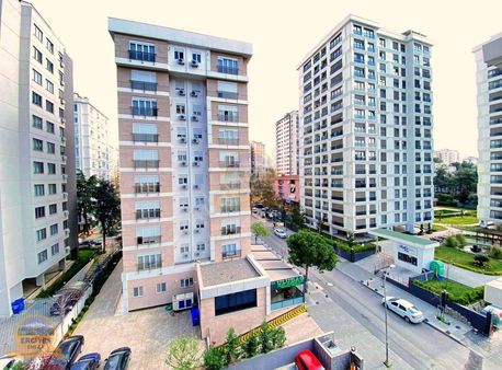 Erciyes'den Erenköy'de Minibüse Yakın 2+1 Kombili 80 M2 İskanlı