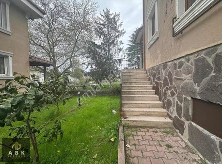 Muhteşem Lokasyonlu Satılık Tripleks 5+1 Villa