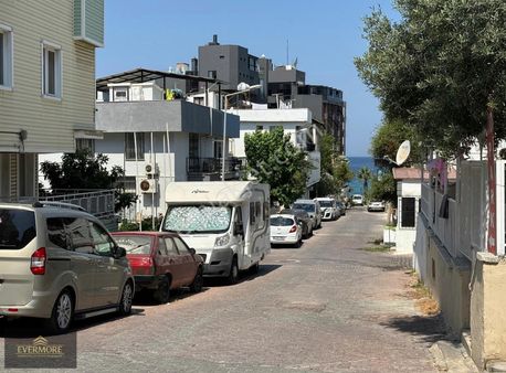 Kuşadası'nda Denize 100 Metre Mesafede Eşyalı Kiralık 1+1 Daire