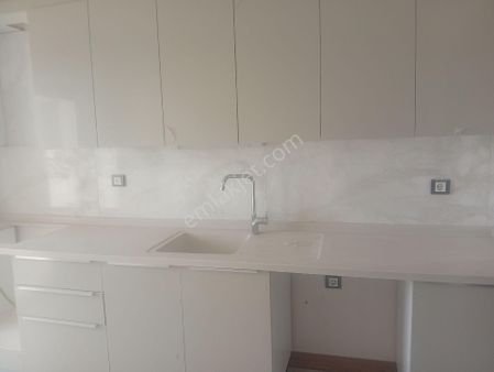 Hakem Emlak'tan Göztepe Tokilerde Kiralık 3+1 Daire