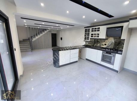 Urla Merkezde Havuzlu Site İçinde Sıfır Satılık Ultra Lüks Daire