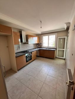 Türkmenbaşında 3+1 Kapalı Mutfak Geniş Oturumlu Satılık Daire