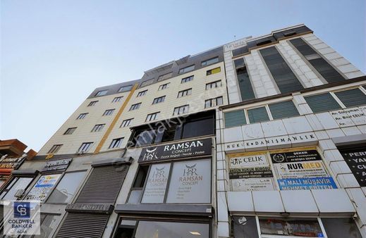 Coldwell Banker'den Valilik Karşısı 200 Metrekare Kiralık Ofis