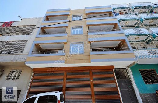 Coldwell Banker'dan Yeni Yapı 4 Daire 2 Dükkan Komple Bina