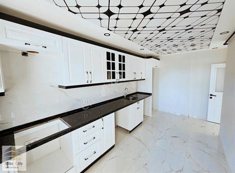 Çekmeköy Merkez Mahallesinde 4+2 Dubleks 220 M2 Daire