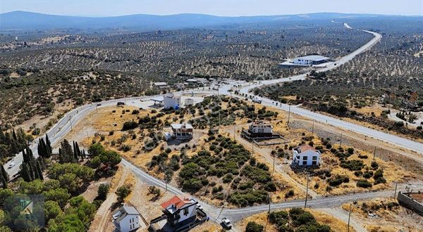 Koçerlerden Geyiklide Muhteşem Lokasyon Satılık 228m2 Arsa