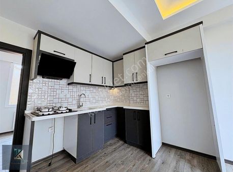 Koçerlerden Zeytinli Merkezde Ön Cephe Sıfır Satılık 1+1 Daire