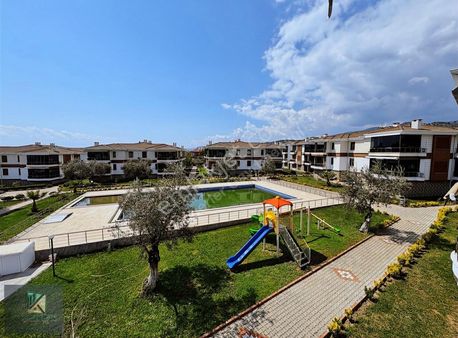 Koçerlerden Altınolukta Eşşiz Havuzlu Öncephe Satılık 2+1 Daire