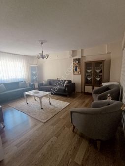 Balıkesir Caddesinde Arakat 2+1 Daire