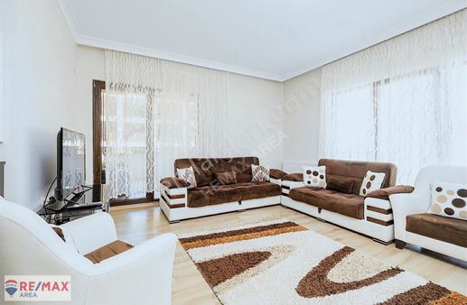 Remax Area Dan Belde Sitesi Satılık 2+1 Ara Kat Köşe Daire