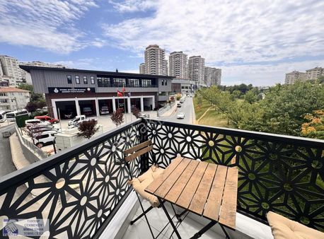 Çekmeköy Mehmet Akifte Metroya Yakın Satılık 2+1 Ara Kat Daire