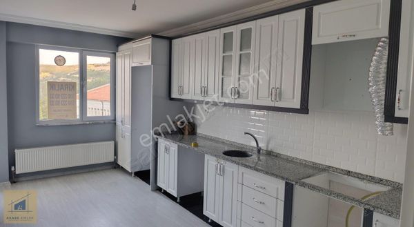 Okullar Bölgesinde Geniş Ferah Yapıda Çift Balkonlu