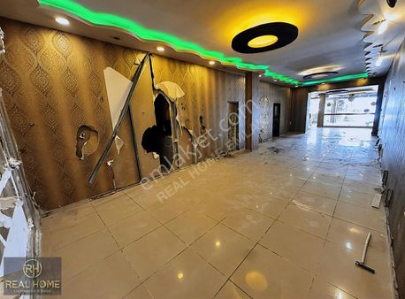 Real Home'dan İkitelli Salı Pazarın'da 250 M2 Kiralık Dükkan