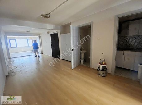 Konak Alsancak Hilton Hotele Yakın Satılık 70m2 Ofis