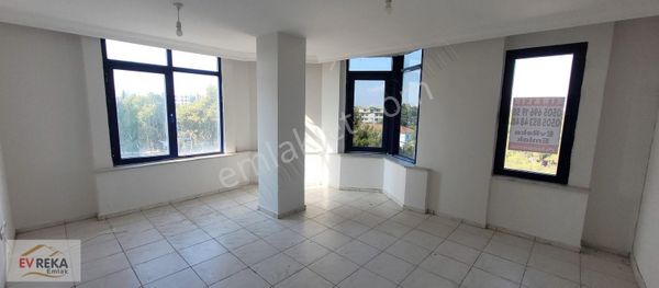 Anafartalar İş Merkezinde Katta Harika 2+1 Ofis