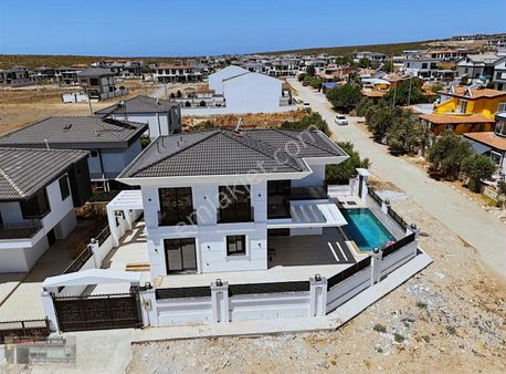 Didim Efeler' De 4+1 Tam Müstakil Havuzlu Akıllı Villa