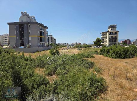 Döşemealtı Yeniköy 0.80 Emsal 700 M2 Konut Arsası