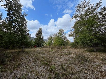 İlçe Merkezi Sanayi Fabrikaların İmarın Tam Ortası