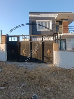 Manisa Yunusemre Küçükbelen Köyünde Satılık Müstakil Villa