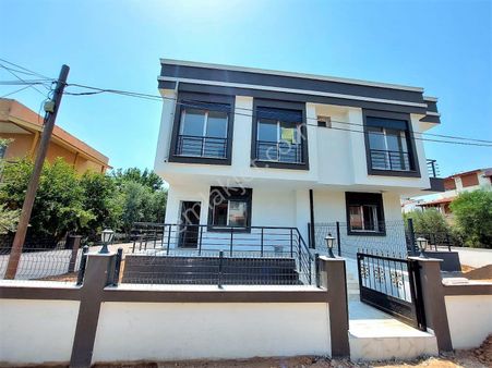 İzmir Seferihisar Doğanbey De Satılık Yazlık Villa 3+1