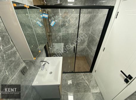 Tramcay Cadde Dibi Yüksek Giriş 2+1 Ayrı Mutfak 90m2 Sıfır Daire