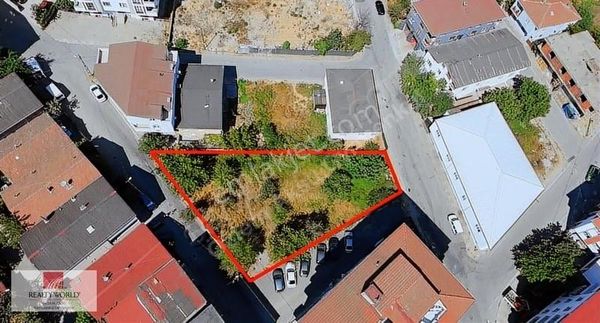 Özlem Aksu..çekmeköy Ekşioğlu Mah Satılık İmarlı 1047 M2 Arsa