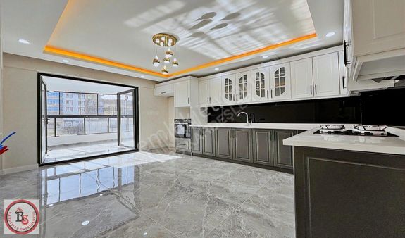 Keçiören Bağlum'da Ana Caddede Geniş Balkon G.odalı Geniş 3+1