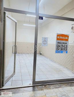 Adapazarı Tığcılar Mah Uzunoğlu Pasajında Kiralı Dükkan