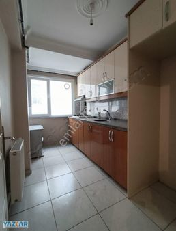 Metrobüse Yürüme Mesafesinde Satılık 2+1 Ara Kat Daire