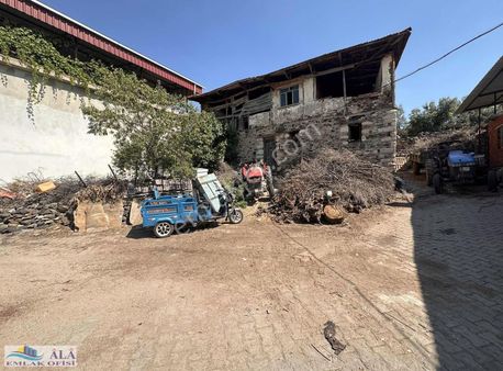 Manisa Kula Emre Köyünde Satılık Taş Ev Ve Arsası