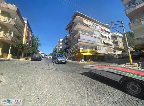 Balçova Eğitim Mh. Asansörlü Arakat Otoparklı