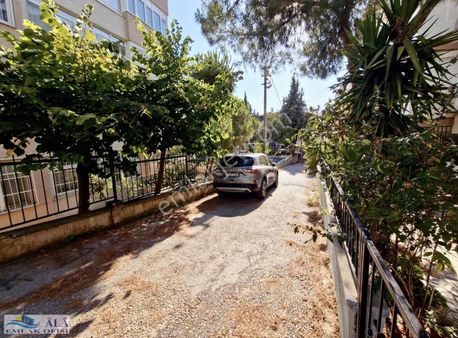 İzmir Spor Metro Yürüme Mesafesinde 3+1 Bahçeli Tadılatlı