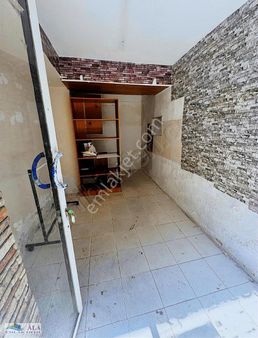 10 M2 Köşede İşlek Bir Cadde De Kiralık Dükkan