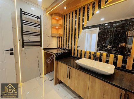 İnönü Caddeyi Gören Konum Da ,poligon Metro Yakını 3+1 Bahçeli