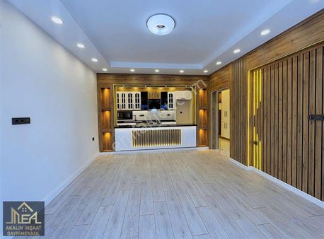 İnönü Caddeyi Gören Konum Da ,poligon Metro Yakını 3+1 Bahçeli