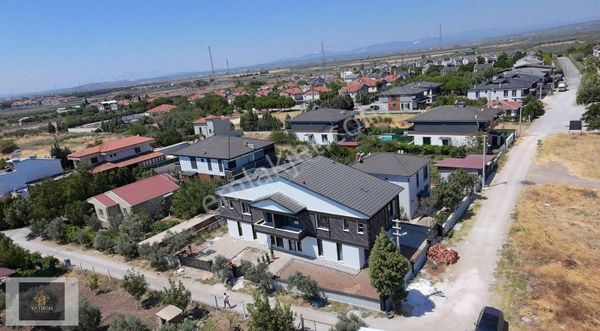 Medar Villalar Bölgesinde Köşe Parsel 165 M2 4+1 Sıfır Villa
