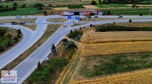 Remax Design Kaynarca'da 1.740 M² 2 Adet Yola Cephe Tarlalar