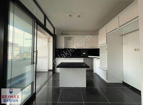 Remax Desıgn Şehrin Merkezinde Garajlı - Satılık 2+1 Daire