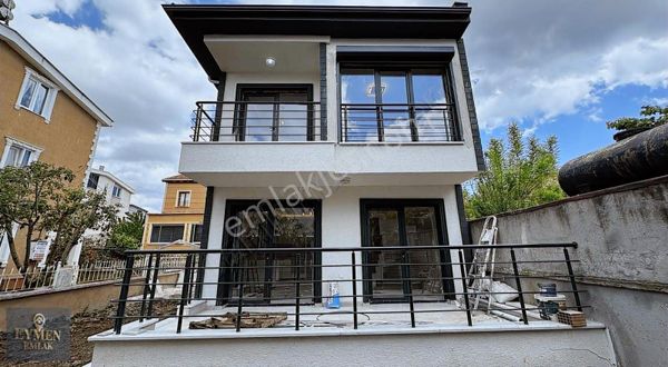 ▃▅▇ Eymen Emlak ▇▅▃denize 100 Metre Mesafesinde İskanlı Villa