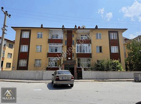 Marka'dan Cumhuriyet Mah. 3 Cepheli 3+1 Ara Kat Daire