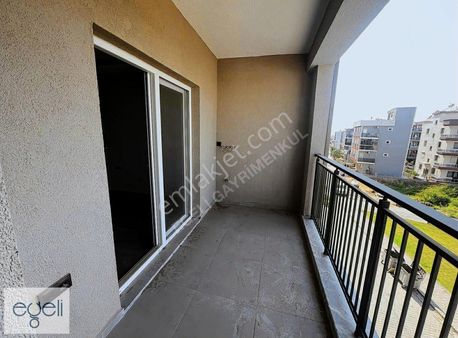 Davutlar Merkezde Satılık Önü Açık Ve Ferah 2+1 Daire