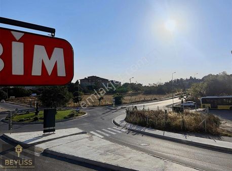 Güzelce Merkezi Konumda 185 M2 Vitrinlik Dükkan